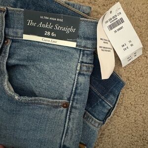 NWT Abercrombie Ultra High Rise Ankle Straight Jean Curve Love